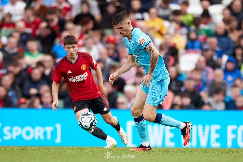 依旧保持了 依旧保持了